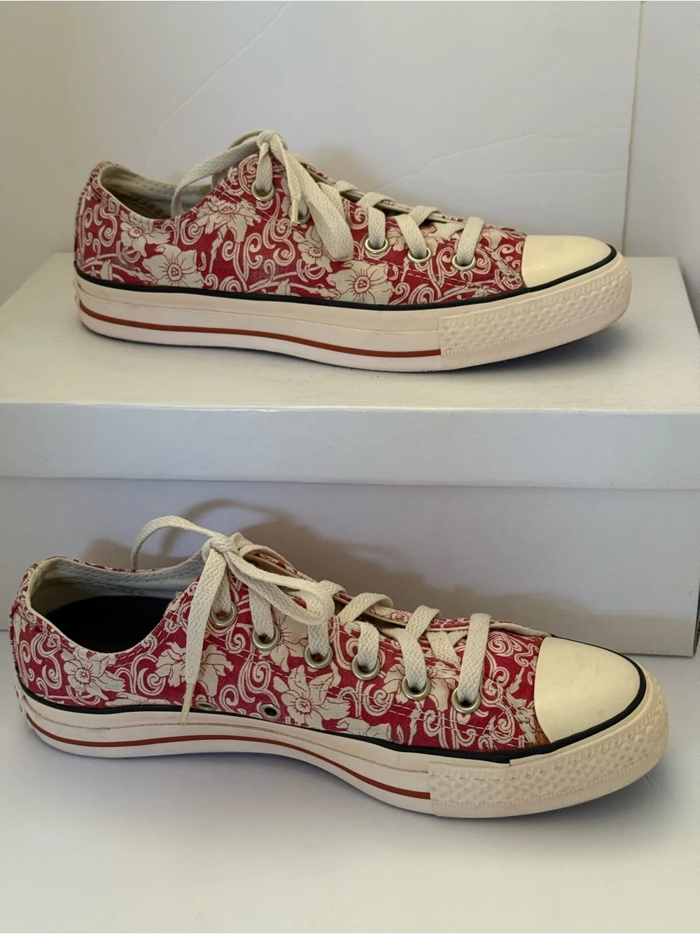 Converse All Star Red Cream Floral Print Low Top Sneakers Women’s 8 Canvas - Picture 2 of 6